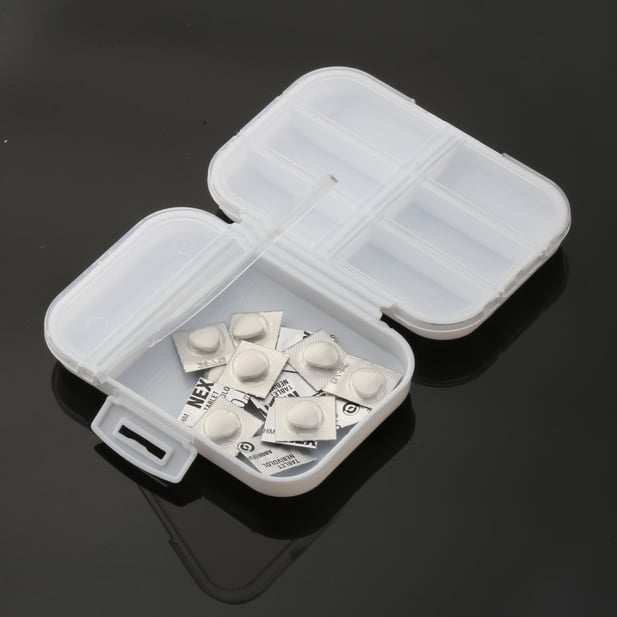 Beyaz, 8 Bölmeli, Katlanabilir İlaç Kutusu